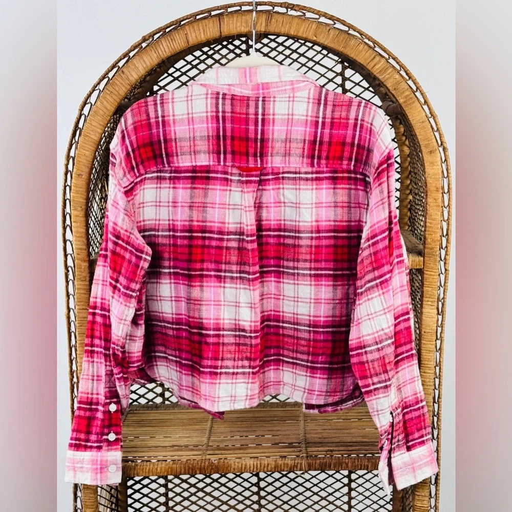 American Eagle Plaid Cropped Flannel Shirt Red Pink White Size Medium - Picture 2 of 3
